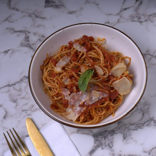 Spaghetti with Cherry Tomato Sauce (V, NF).